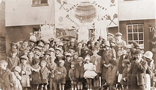  South Street in 1929 with their tableau depicting Cliffe Bridge  